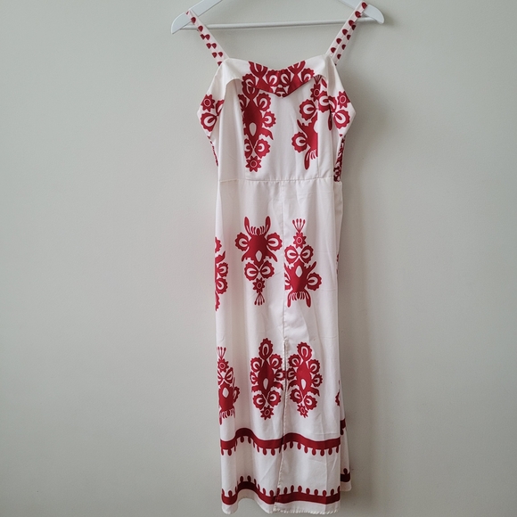 Elegant Red and White Embroidered Dress - Picture 2 of 8